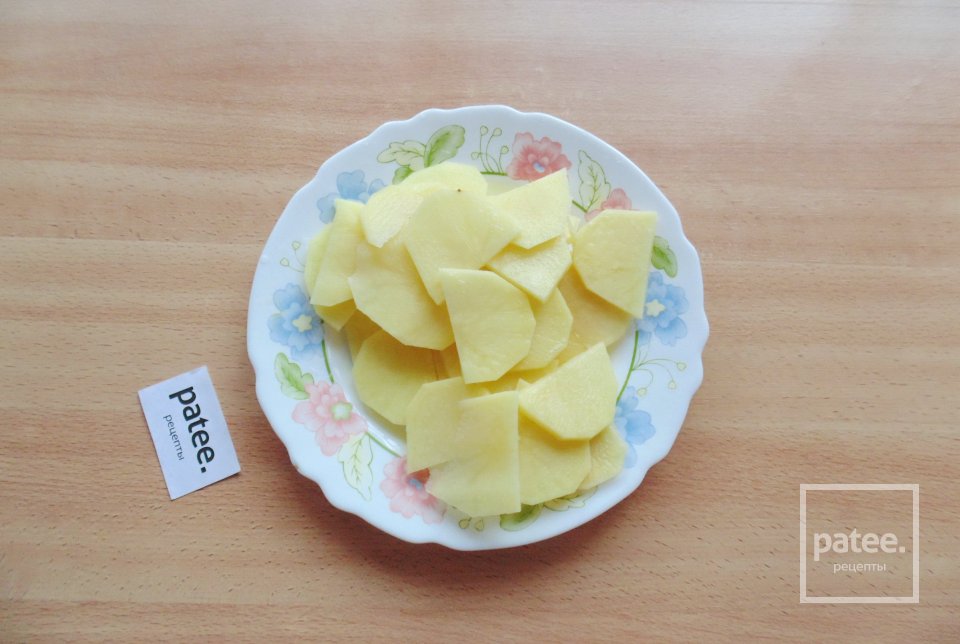 Тилапия с картофелем и грибами на сковороде - Шаг 2