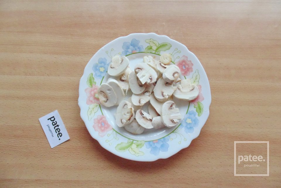 Тилапия с картофелем и грибами на сковороде - Шаг 3