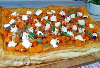 Пирог с тыквой и сыром Фета из слоеного теста