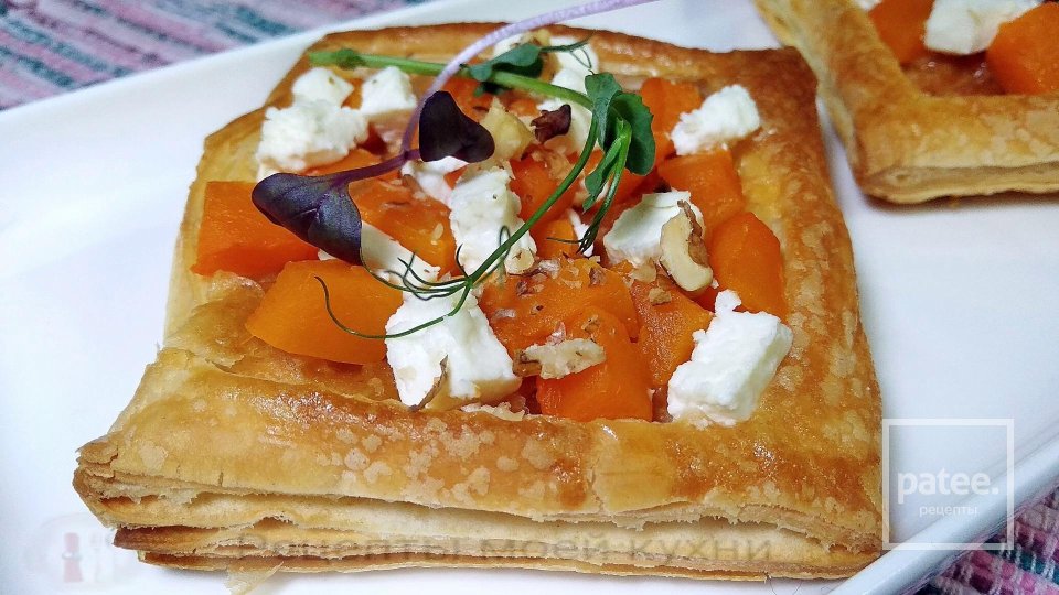 Пирог с тыквой и сыром Фета из слоеного теста - Шаг 10