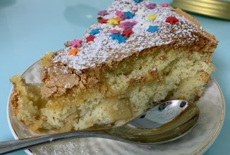 Яблочный пирог шарлотка