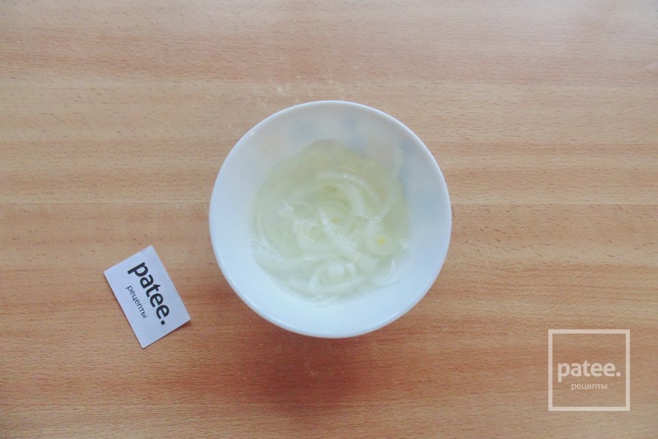 Салат с курицей и квашеной капустой - Шаг 7