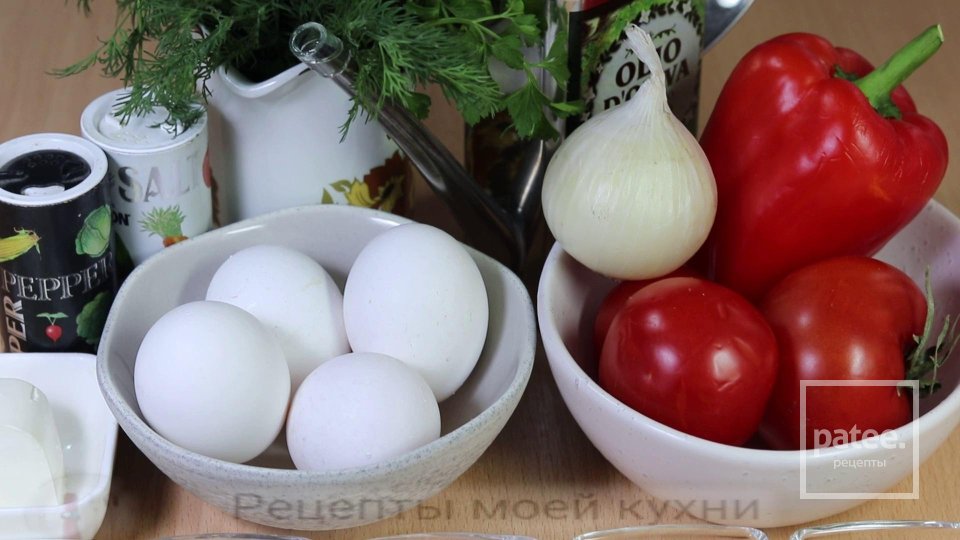 ШАКШУКА  ИЛИ  ЯИЧНИЦА  С  ПОМИДОРАМИ  И  СЛАДКИМ  ПЕРЦЕМ - Шаг 1