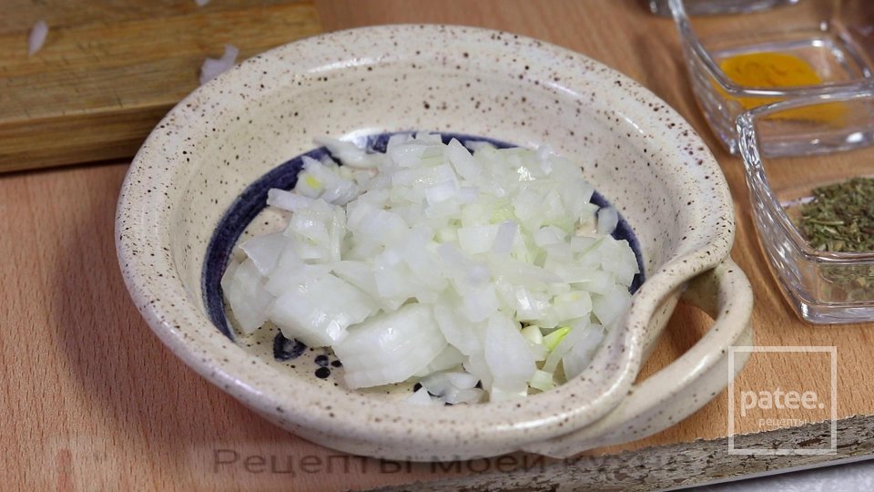 ШАКШУКА  ИЛИ  ЯИЧНИЦА  С  ПОМИДОРАМИ  И  СЛАДКИМ  ПЕРЦЕМ - Шаг 2