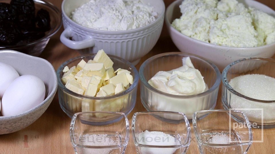 Творожный пирог - чизкейк с черносливом - Шаг 1