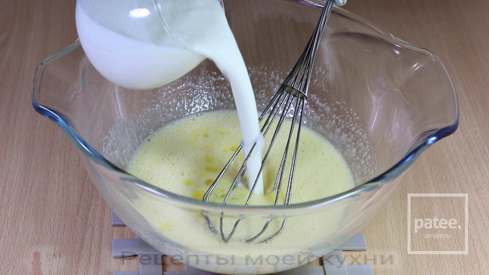 КЕКС НА КЕФИРЕ С ИЗЮМОМ - Шаг 4