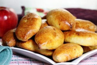 Пирожки с яблоками из творожного теста