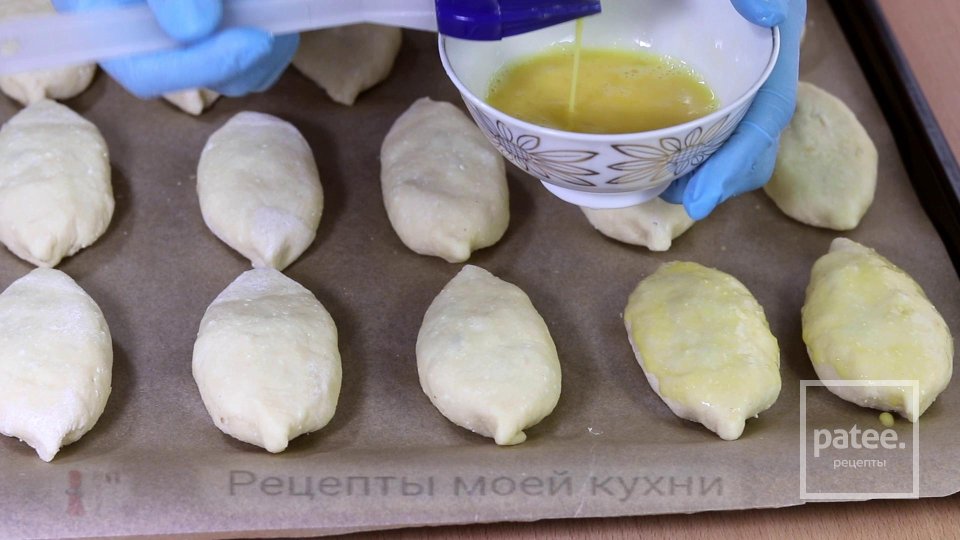 Пирожки с яблоками из творожного теста - Шаг 13