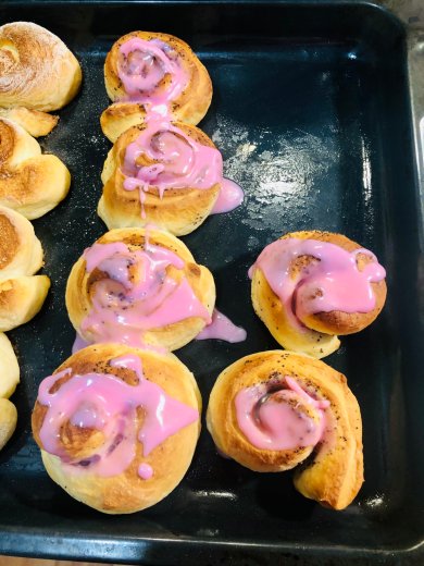 Сдобные булочки с корицей и маком на кефирном тесте) - Шаг 12