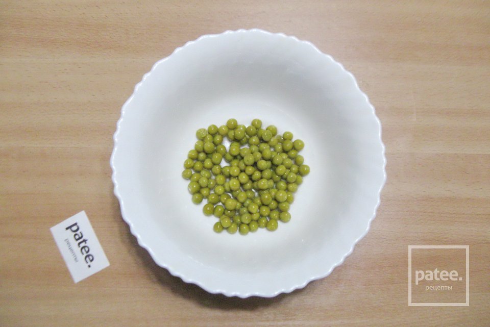 Салат с сардиной и зеленым горошком - Шаг 2