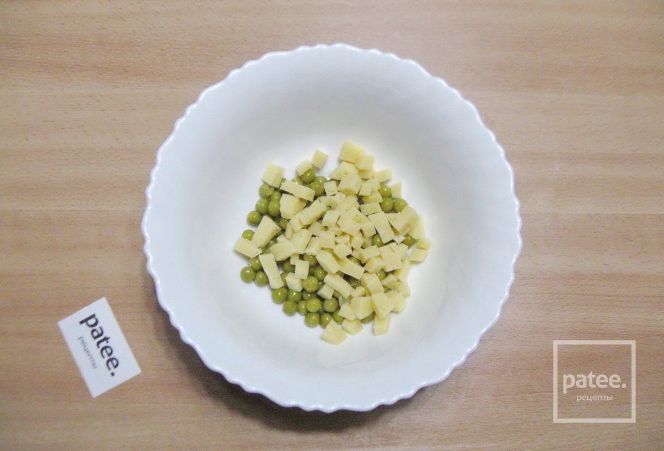 Салат с сардиной и зеленым горошком - Шаг 3