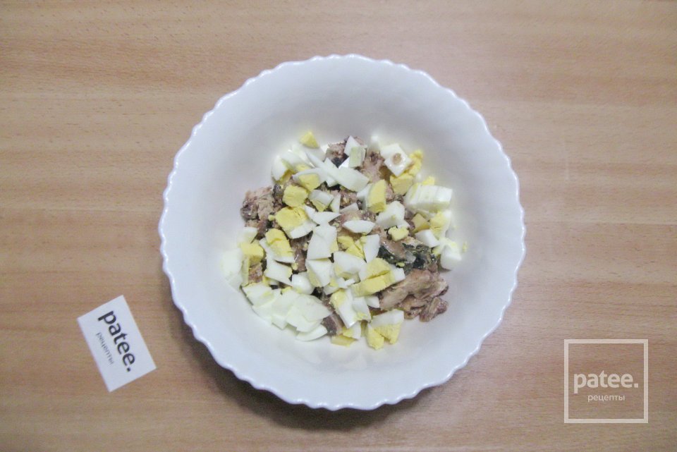 Салат с сардиной и зеленым горошком - Шаг 5