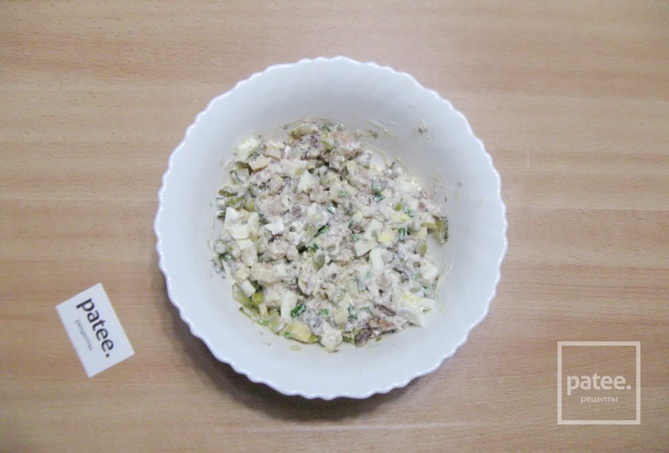 Салат с сардиной и зеленым горошком - Шаг 10