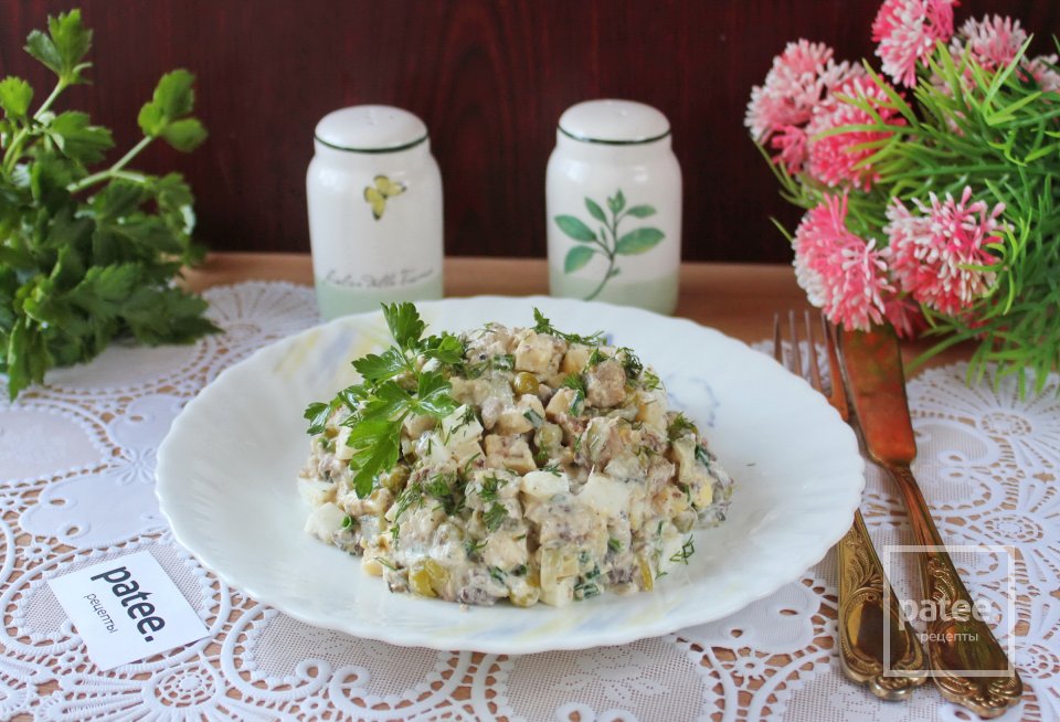 Салат с сардиной и зеленым горошком - Шаг 11