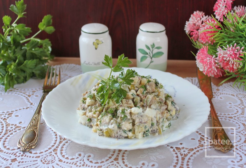 Салат с сардиной и зеленым горошком - Шаг 12