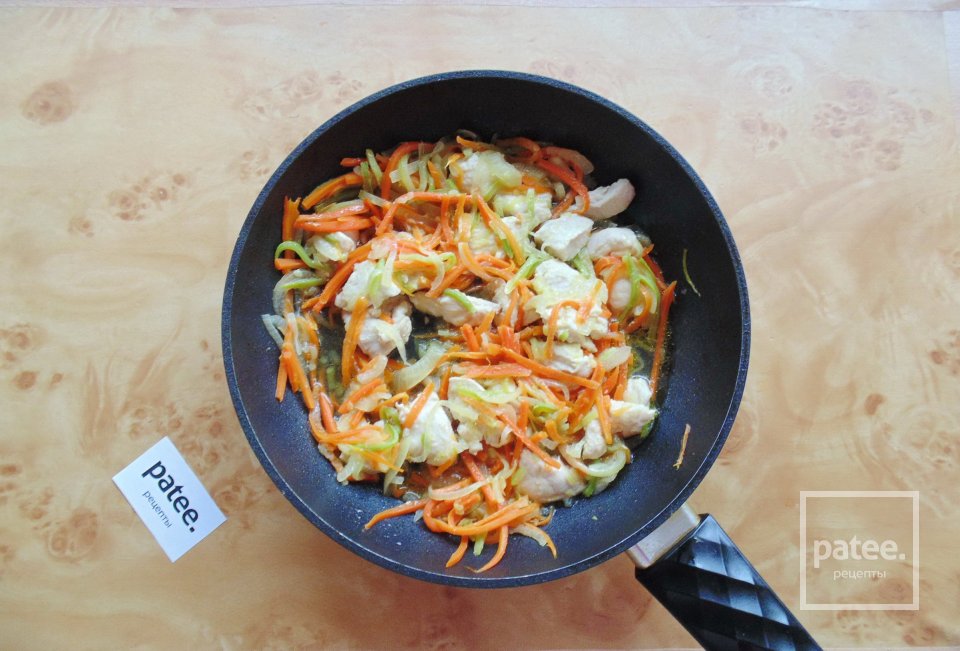 Куриное филе с овощами и лапшой удон - Шаг 7