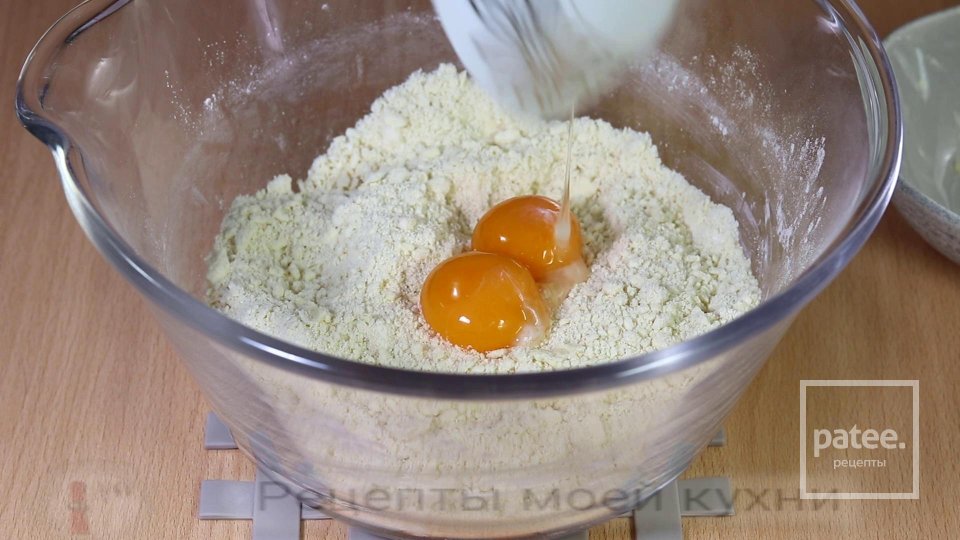 Шоколадный пирог с творогом - Шаг 3