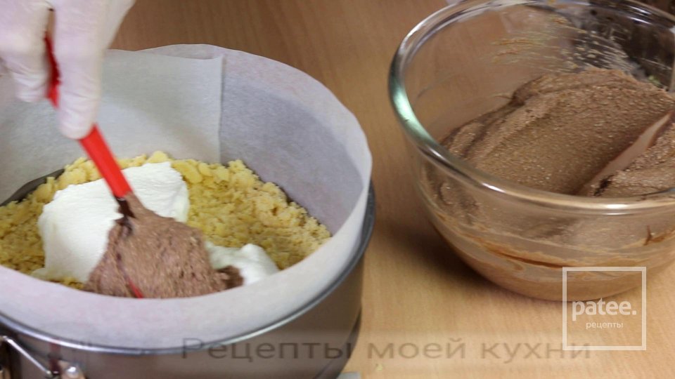 Шоколадный пирог с творогом - Шаг 9