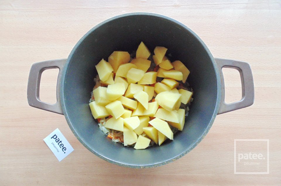 Тушеный картофель с фасолью и грибами - Шаг 5