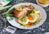 Форель с итальянскими травами и кабачком
