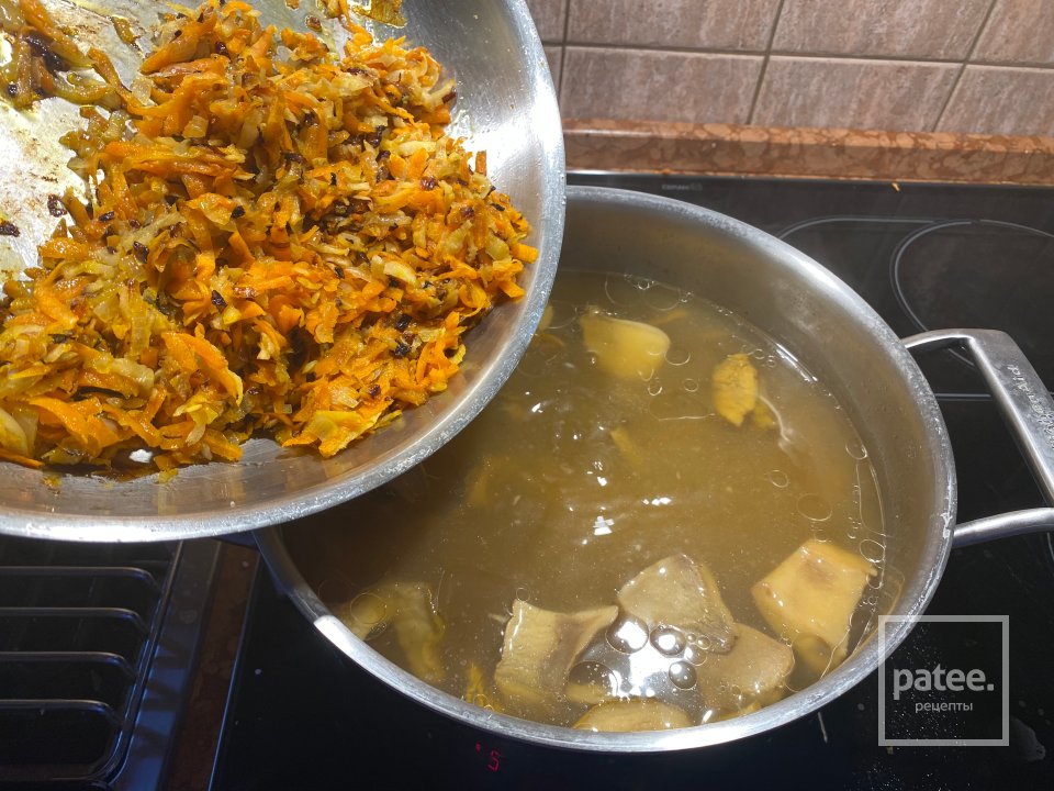 Суп из сушёных белых грибов - Шаг 11