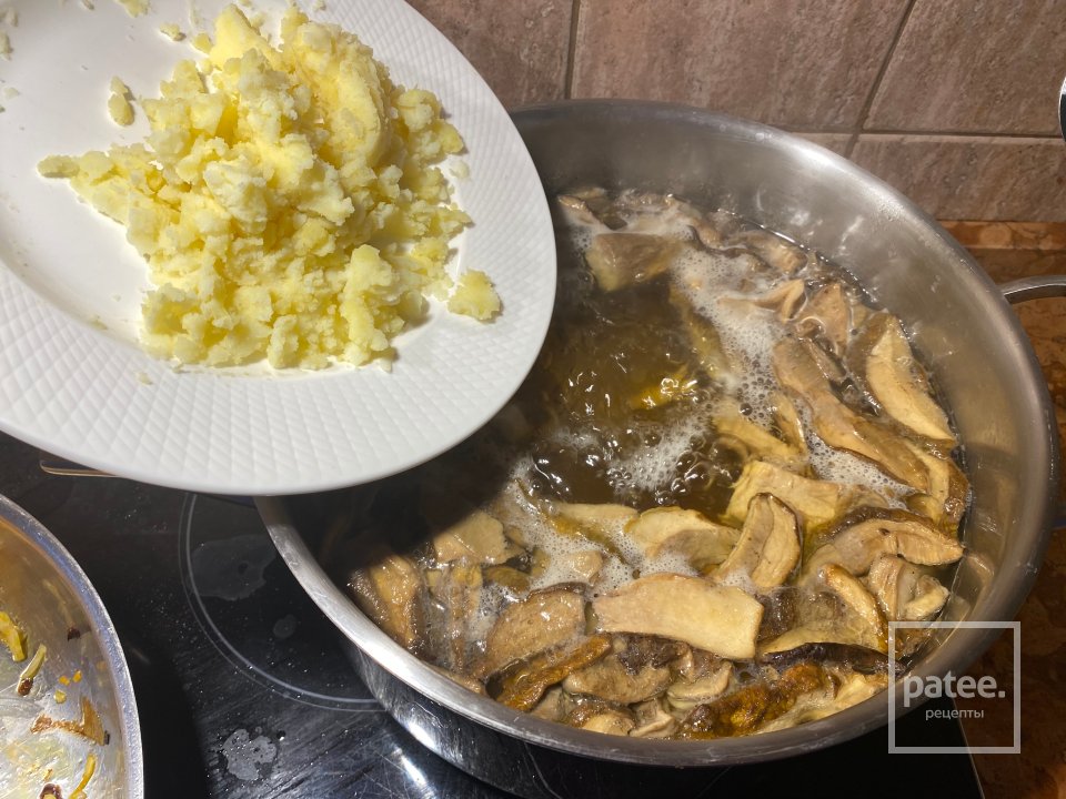 Суп из сушёных белых грибов - Шаг 12