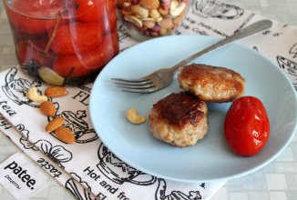 Мясные котлеты с орешками