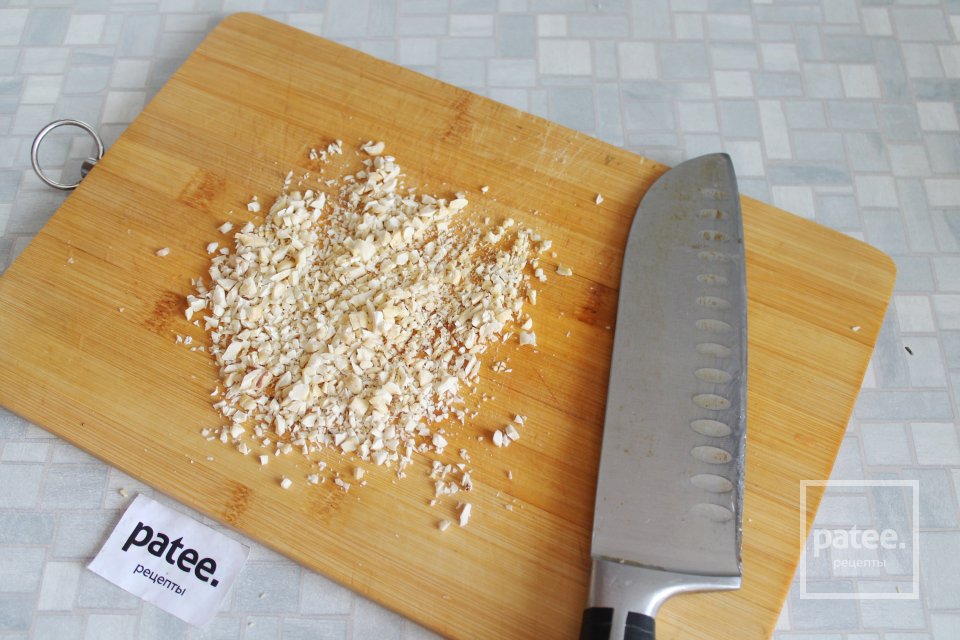 Мясные котлеты с орешками - Шаг 2