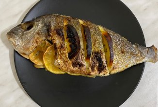 Дорадо с лимоном 🍋 и розмарином, запечённая в духовке
