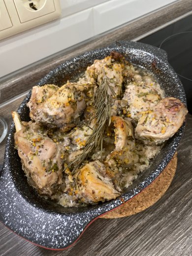 Кролик в вине с розмарином - Шаг 1