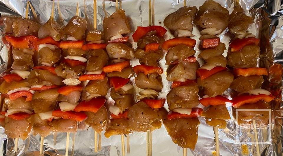 Куриные шашлычки с овощами в духовке - Шаг 4