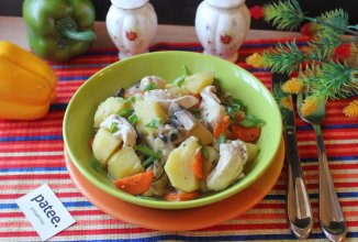 Куриное филе с шампиньонами и картофелем