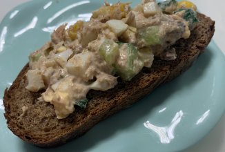 Салат с тунцом