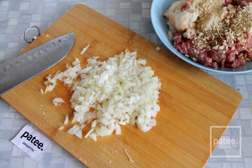 Мясные котлеты с орешками - Шаг 10