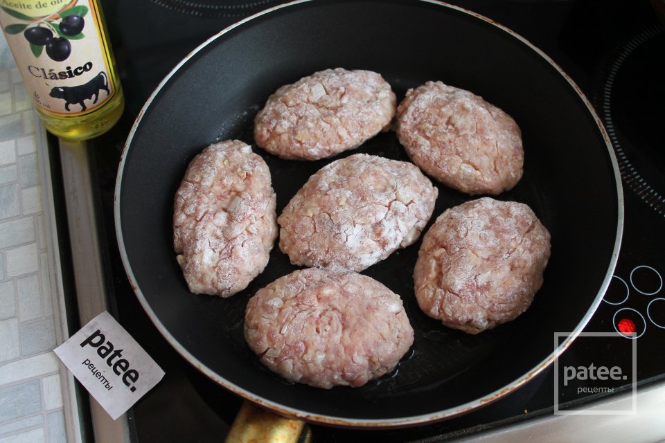 Мясные котлеты с орешками - Шаг 13