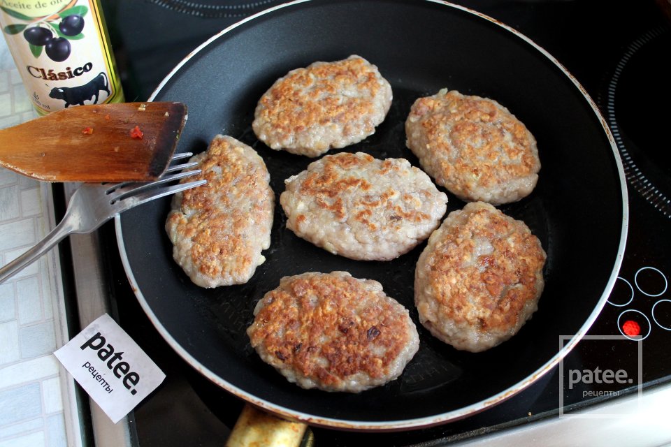 Мясные котлеты с орешками - Шаг 14