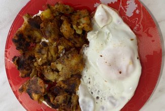 Тушеный картофель 🥔 с морковью 🥕 и яйцом