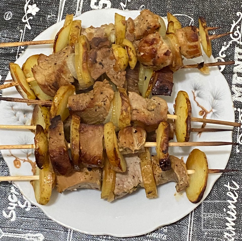 Шашлычки из свинины с молодым картофелем в цитрусовом маринаде в духовке - Шаг 6