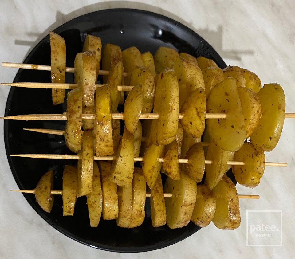 Необычный картофель 🥔 на шпажках - Шаг 3