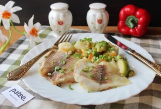 Тилапия тушеная с овощами