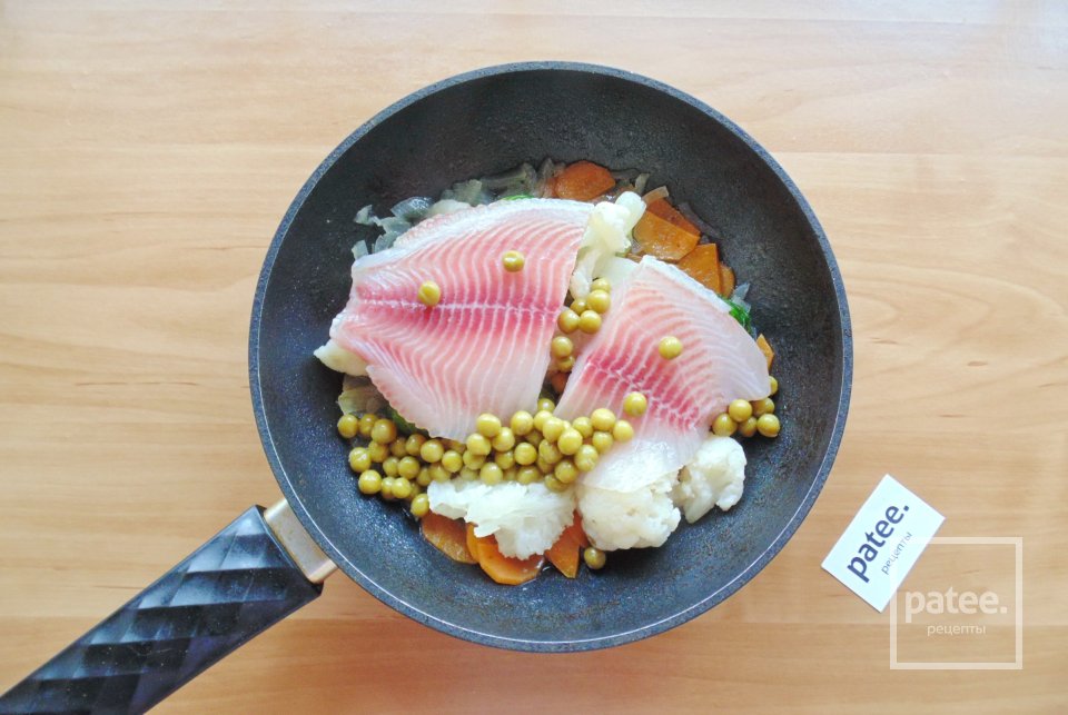 Тилапия тушеная с овощами - Шаг 7