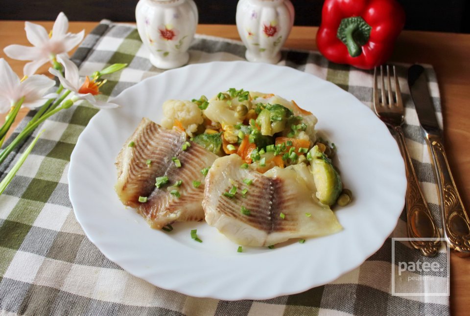 Тилапия тушеная с овощами - Шаг 11