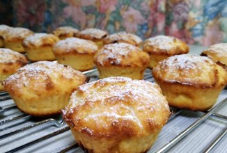 Творожные кексы с орехами на скорую руку