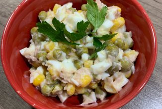 Салат с тунцом