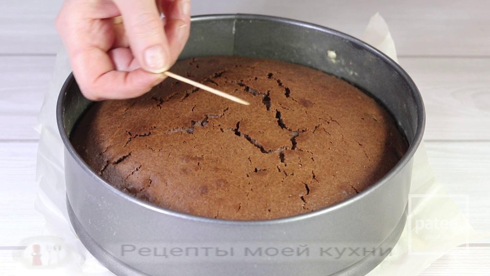 Шоколадный пирог с вишней - Шаг 13