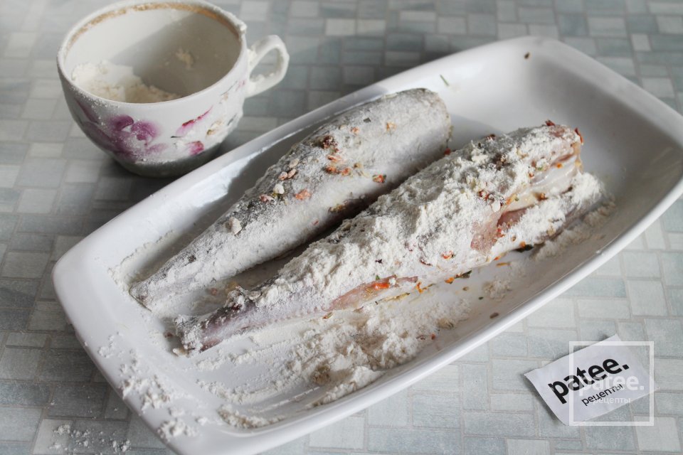 Хек по-домашнему на сковороде - Шаг 7