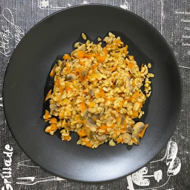 Постный рецепт: булгур с грибами и морковью
