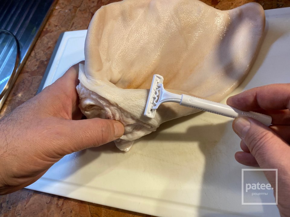 Рулет из свиных ушей с фунчозой - Шаг 2