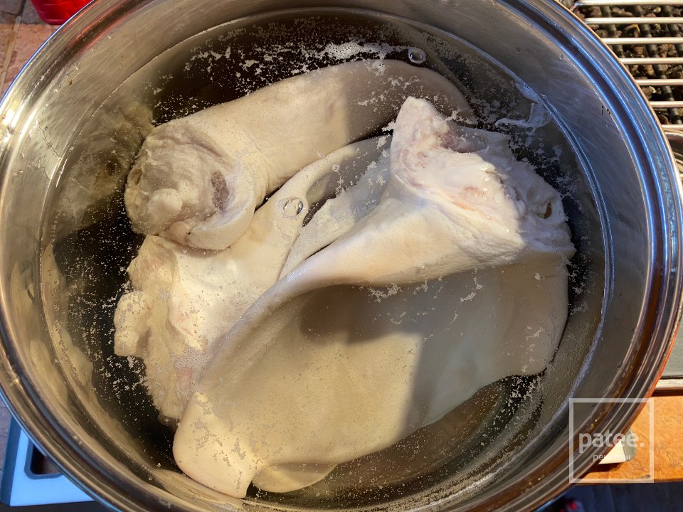 Рулет из свиных ушей с фунчозой - Шаг 4