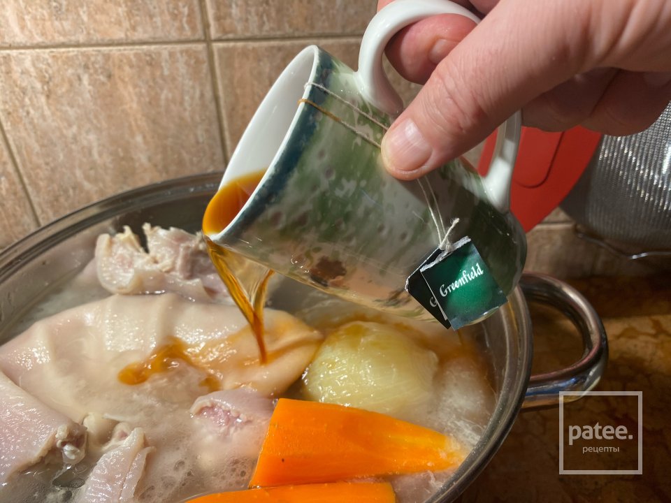 Рулет из свиных ушей с фунчозой - Шаг 5